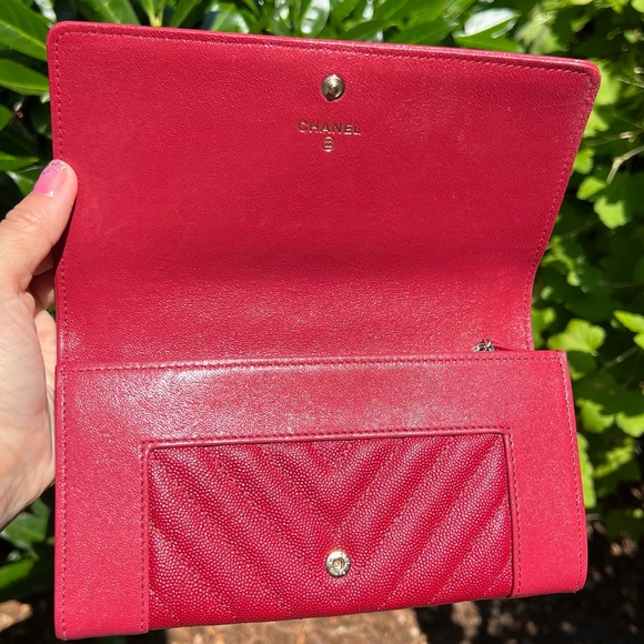 Authentic Chanel red chevron caviar flap long wallet - Picture 4 of 16